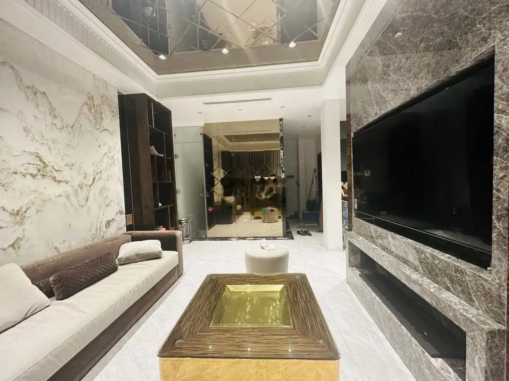 Cần bán siêu phẩm mặt phố 50m2 7T thang máyô tô tránh vỉa hè kinh doan