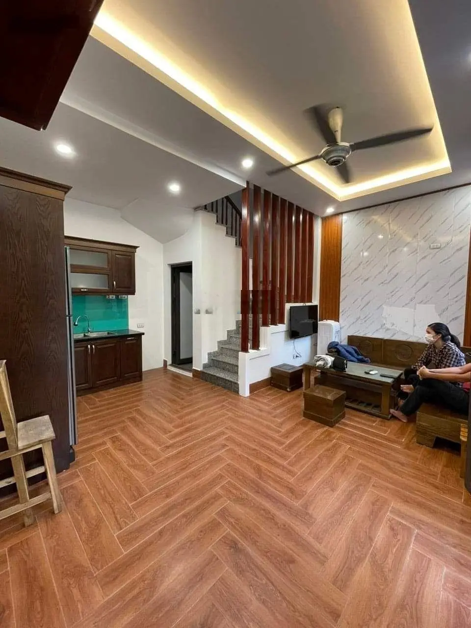 Nhà gần Học viện Tài Chính, mặt trước thoáng, đường ô tô nhỏ, DT 32m2 x 5 tầng, mặt tiền 5.23m