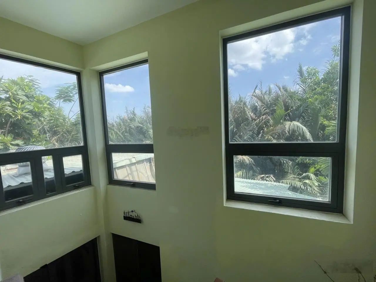 Bán nhà vườn 204m2 11x19m 8.7 tỷ ngay chung cư Ricca Gò Cát Q9 sổ hồng BST đường 8m vỉa hè