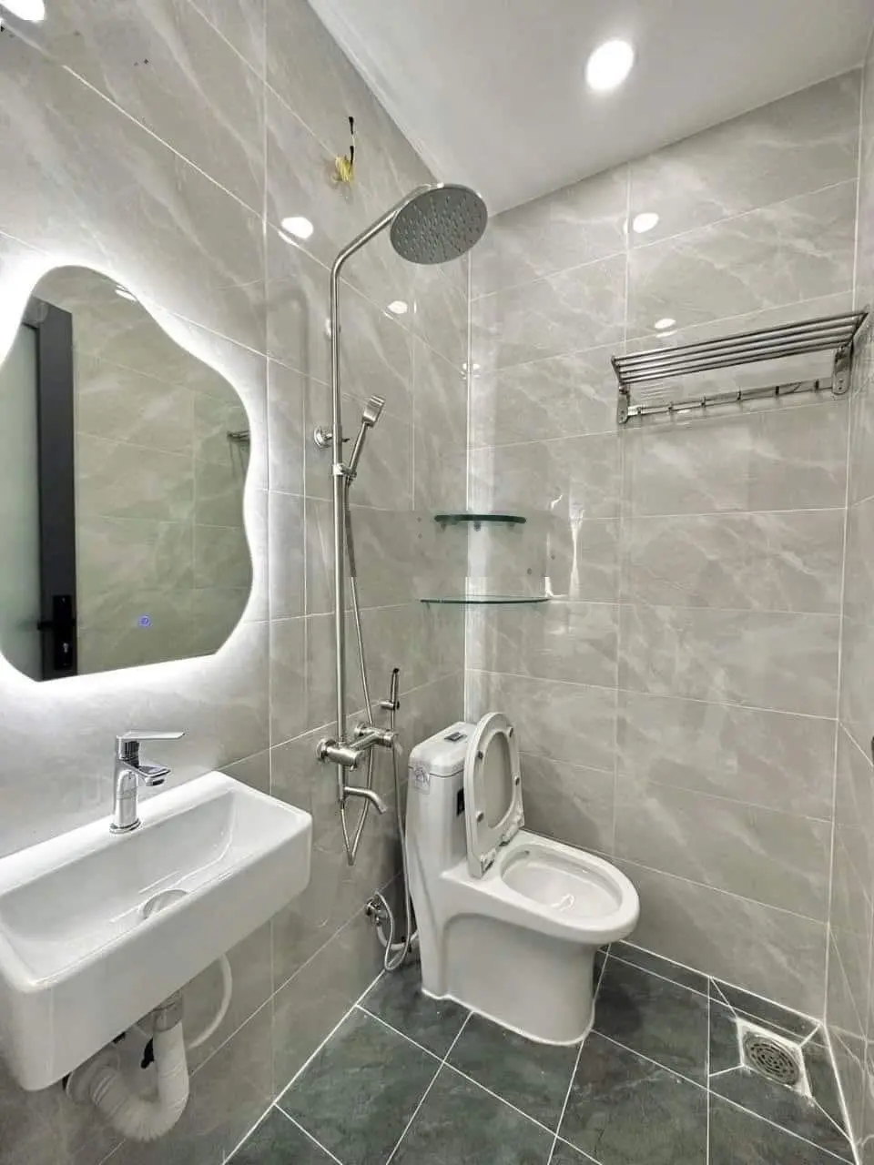 Xoay vốn bán gấp nhà DT: 53m2/3tỷ9. Kỳ Đồng, Phường 3, Quận 3, HXH 5m, sổ riêng gần Coop food