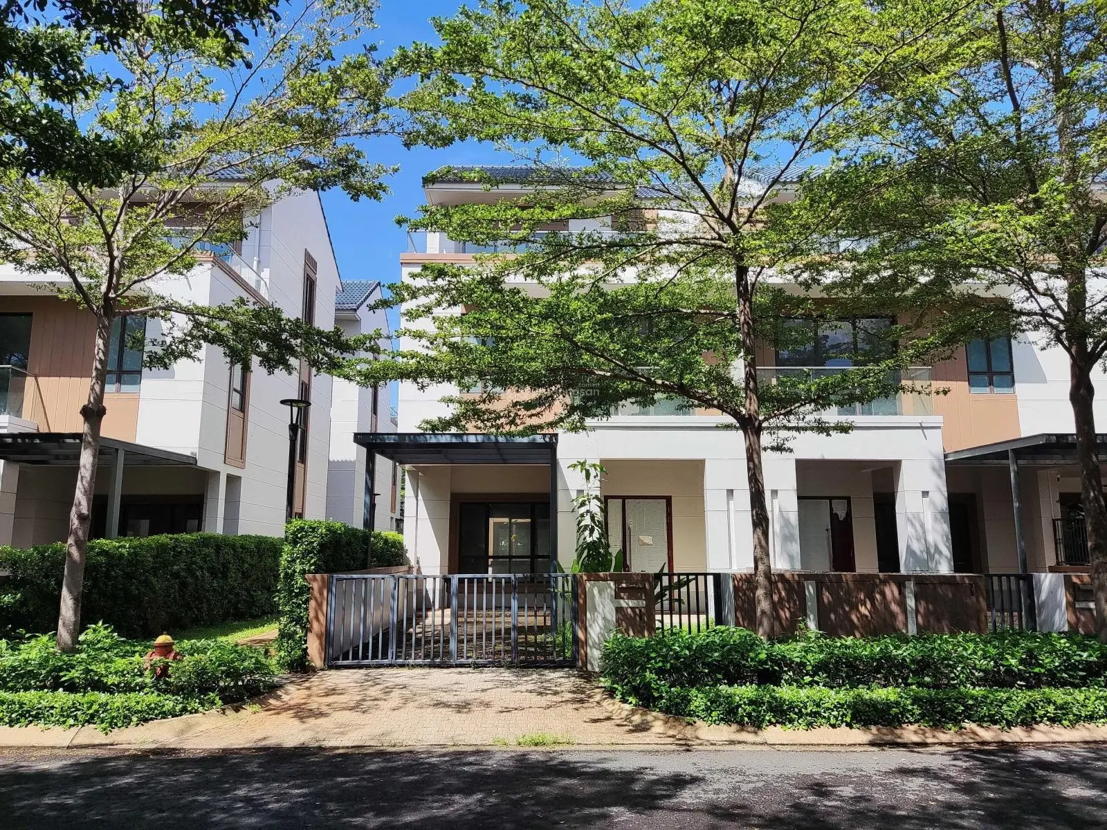 Vị trí đẹp nhà phố 7x17 zone 8 giá tốt từ 7.5 tỷ full thuế phí. LH 0901 088 ***