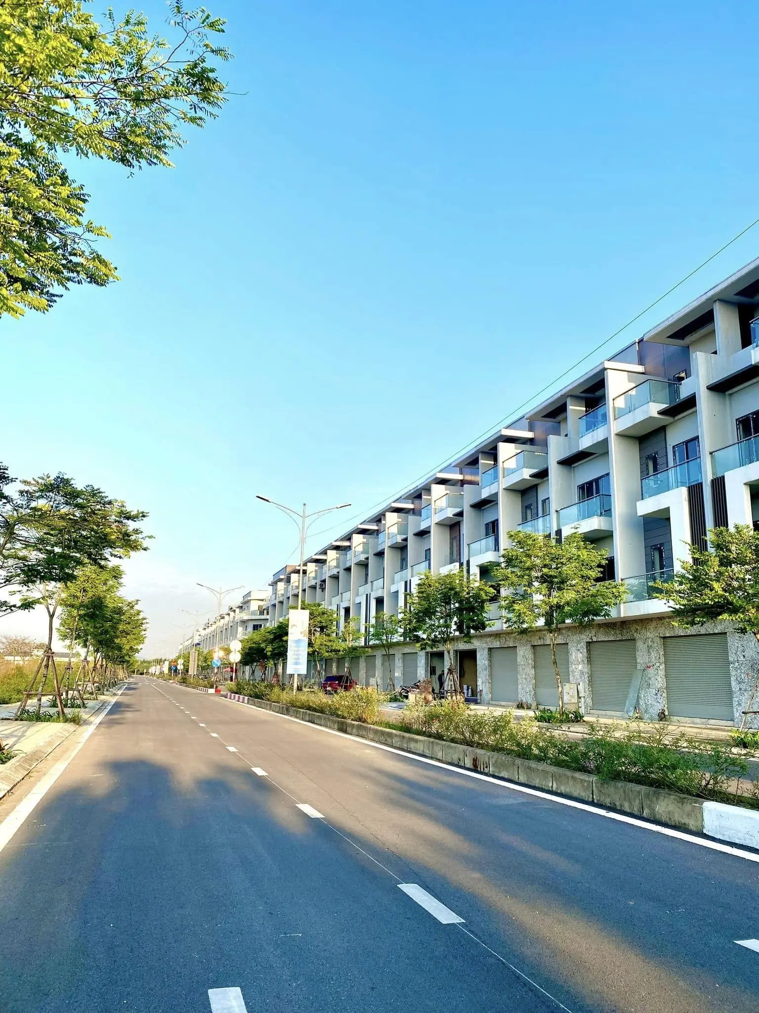Chính chủ bán các căn Lke, shophouse KDT Him Lam Green Park đã có sổ đỏ, vị trí đẹp giá chỉ 6.x tỷ