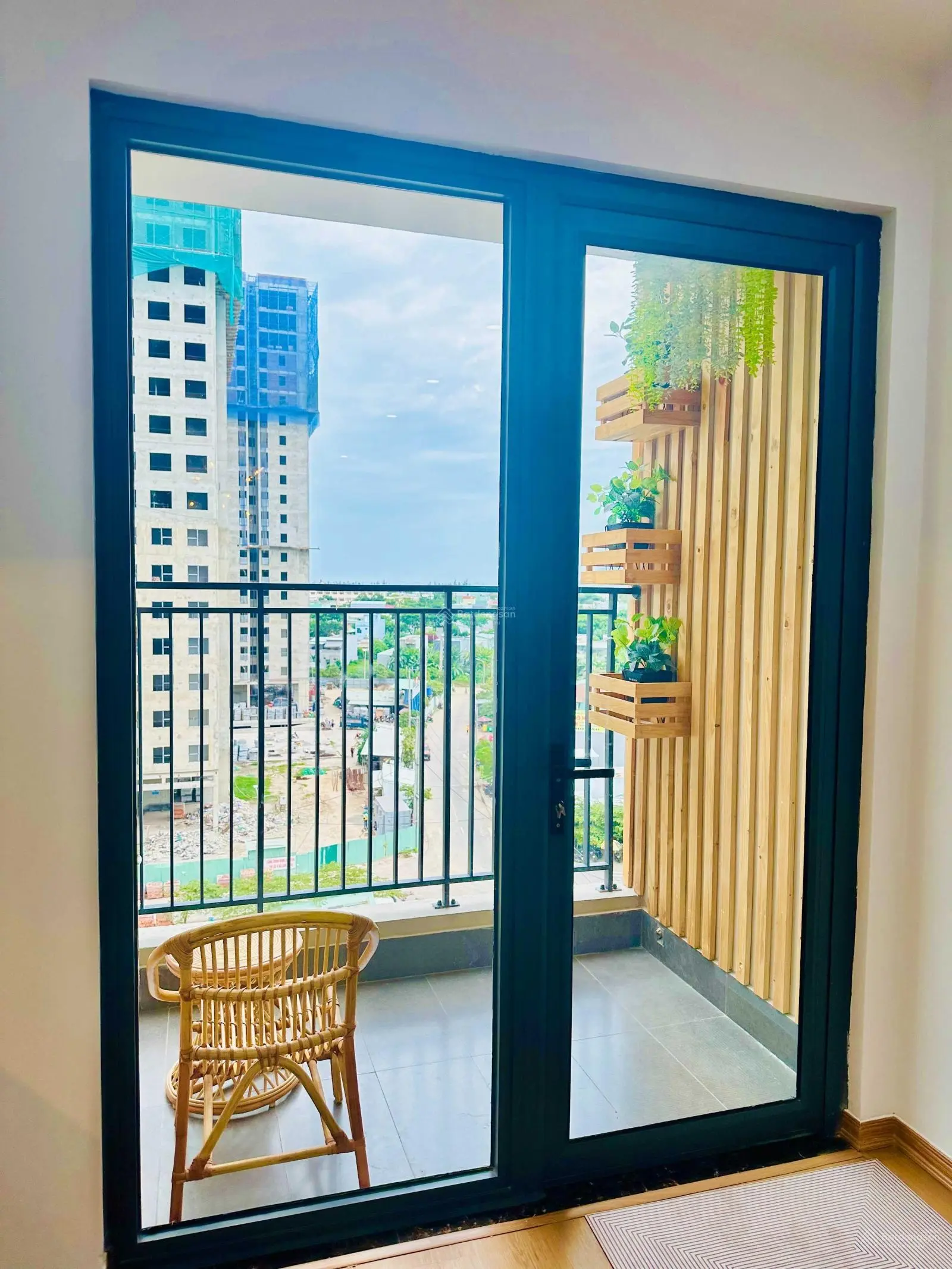Căn góc 2 phòng ngủ view hồ bơi, công viên. Trả trước 480tr nhận nhà