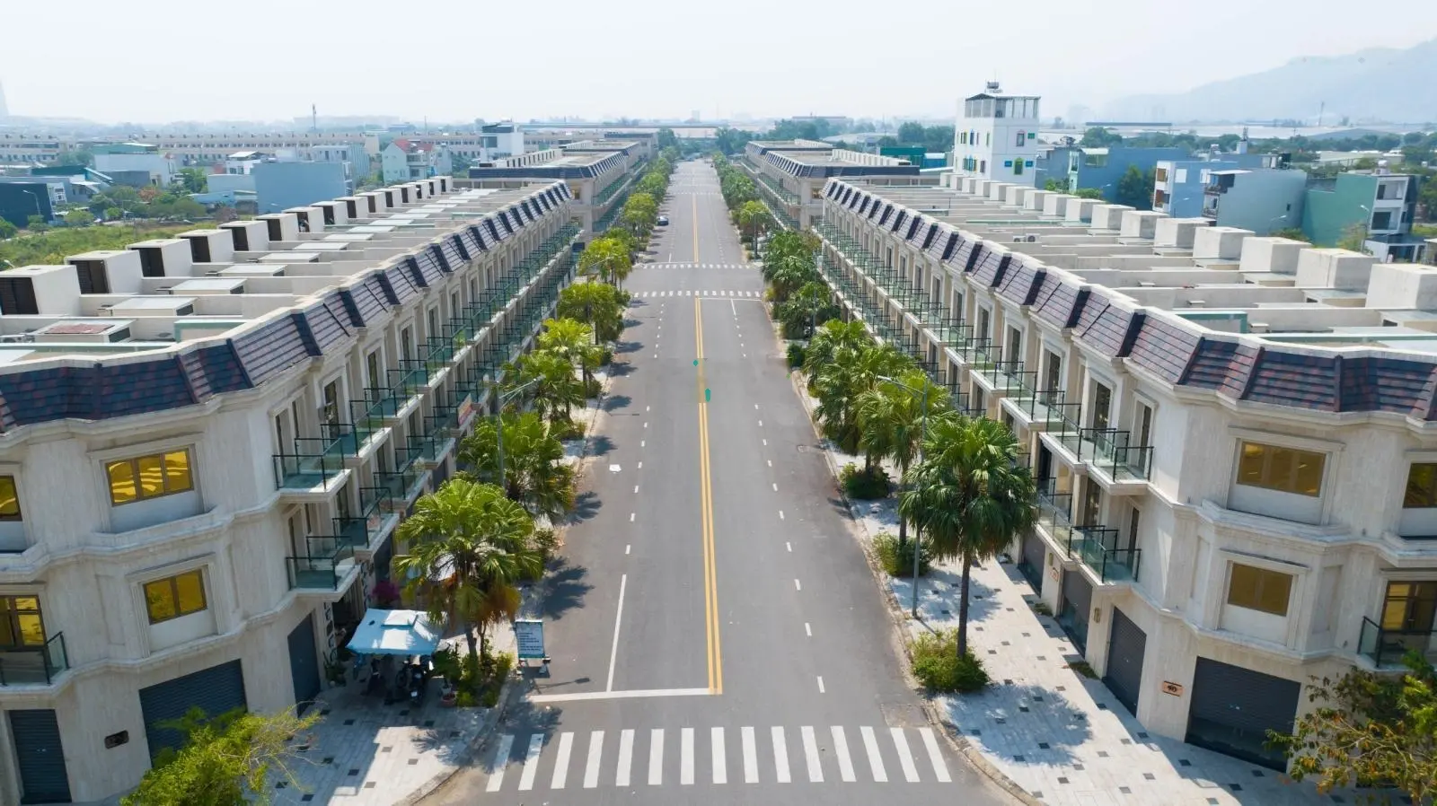 Cần tiền bán gấp 2 lô đất 200m2 Đông Nam đường 7m5 Nguyễn Thành Long chạy thẳng sang chung cư Ori