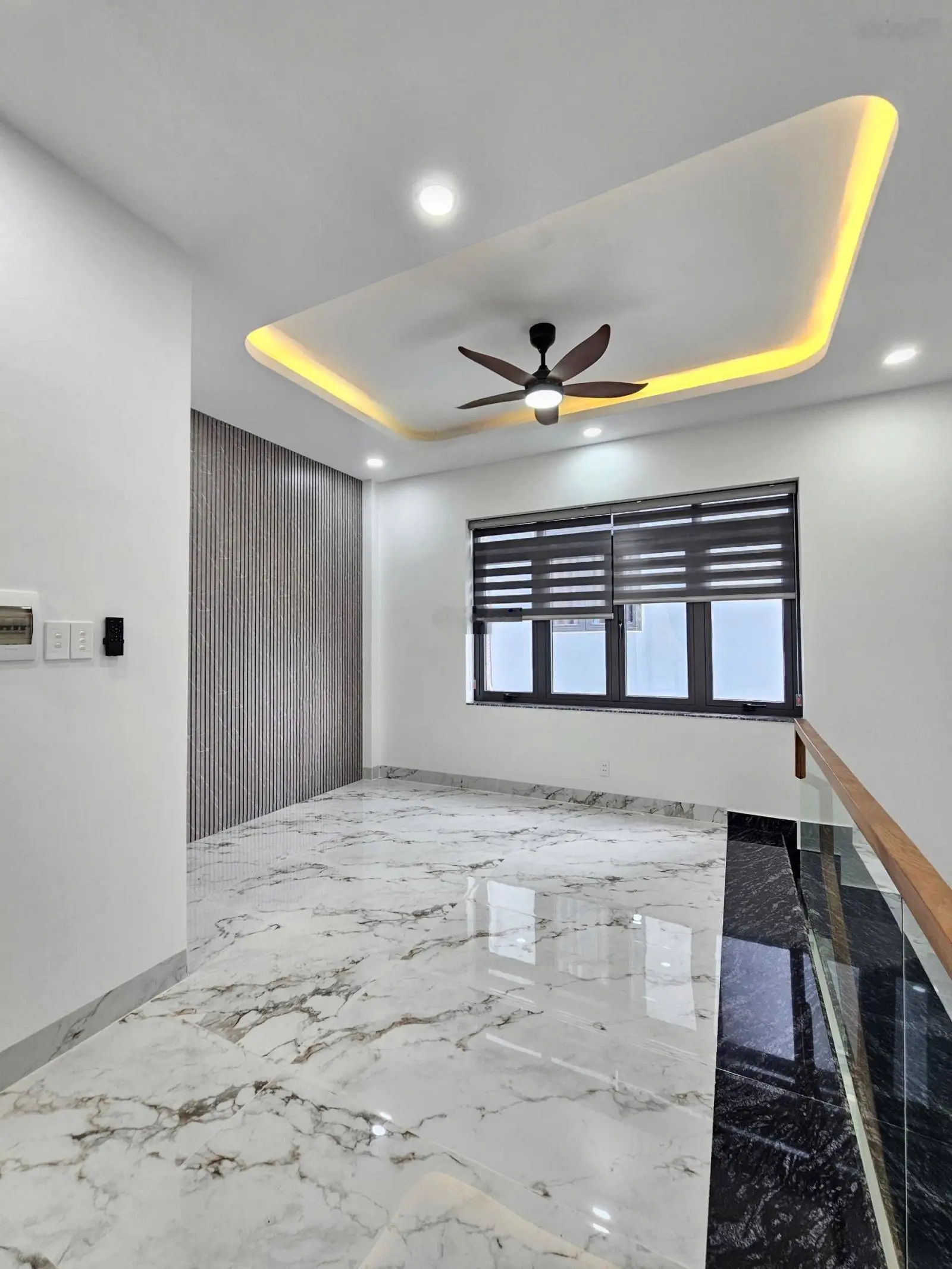 Nhà hoàn công: 6tỷ200, nhà 1 trệt 3 lầu full nội thất KDC đẹp cạnh Làng Đại Học Quốc Gia TP. HCM