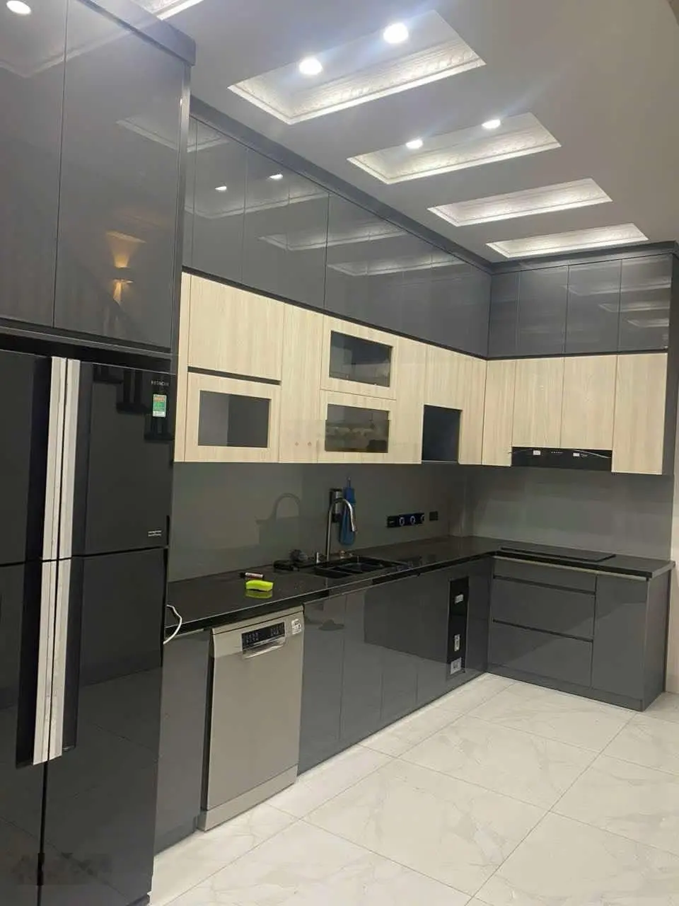 Chính chủ bán nhà ngõ 24 ngọc lâm- ô tô đỗ cửa- ngõ thông- tặng nội thất xịn.0383936996