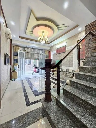 Nhà đẹp 3 tầng, xe hơi ngủ trong nhà. 60 m2 hẻm thông 1979 HTP. 5,2 t