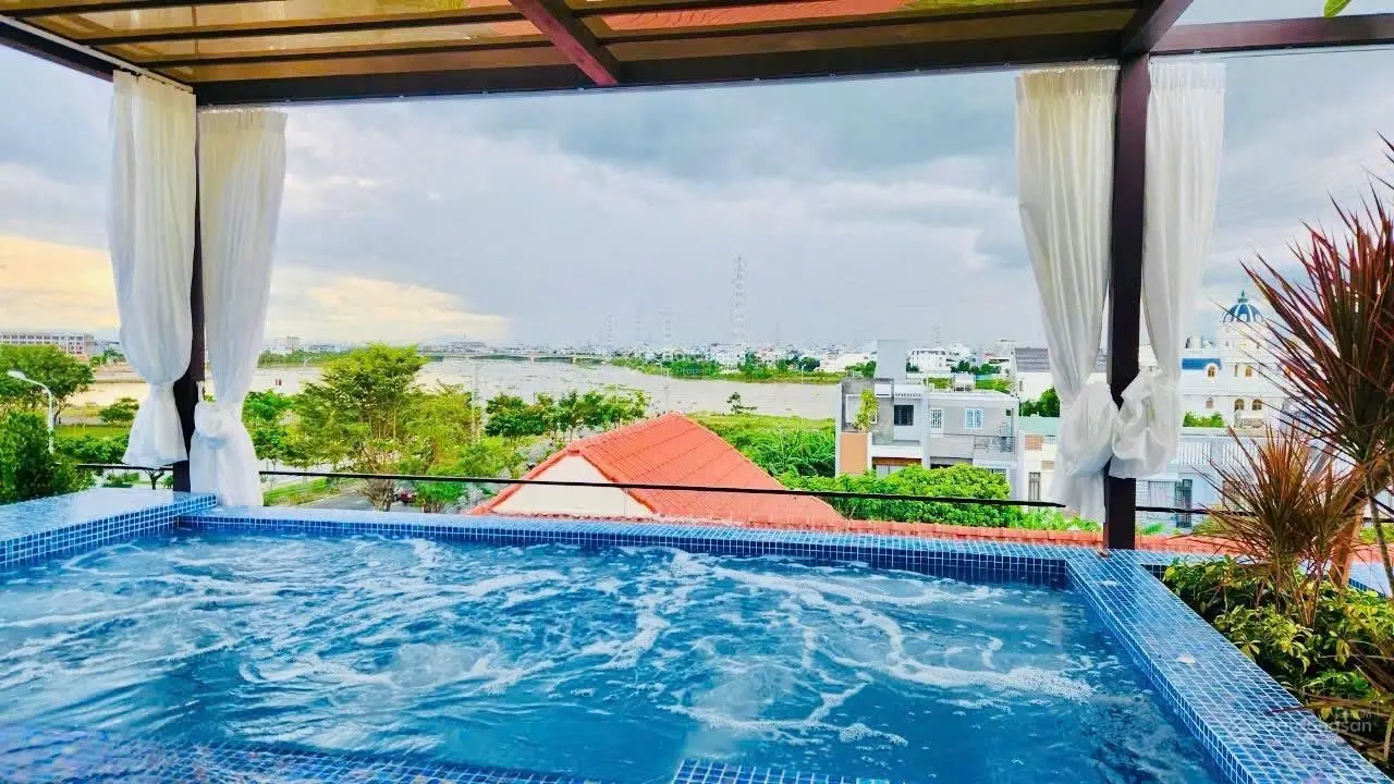 Bán villa Nam Việt Á có 7 phòng ngủ, 8wc, hồ bơi tầng 2, sauna, gara 2 xe ôtô, hồ cá Koi & hồ bơi