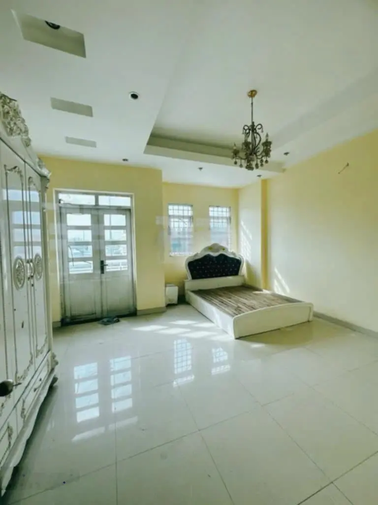 Bán nhà mặt phố ngang 5m đường rộng 30m tại Phú Thuận, Q7. DT 64 m2. Giá hợp lý 10 tỷ, chính chủ!