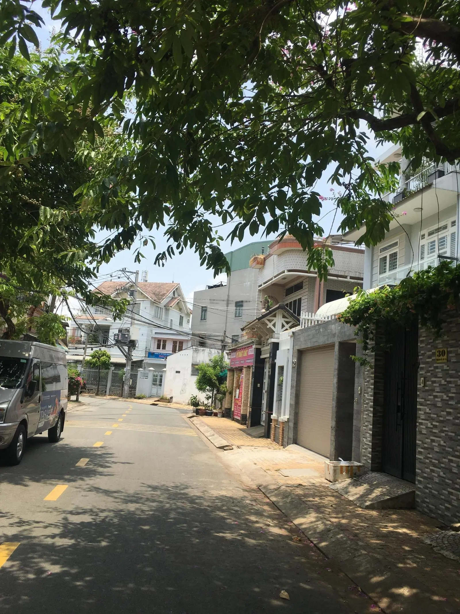 Không có căn thứ 2 trục Lê Văn Việt, 2tầng 50m2 mặt tiền đường 12m, cạnh ngã tư Thủ Đức, ga Metro