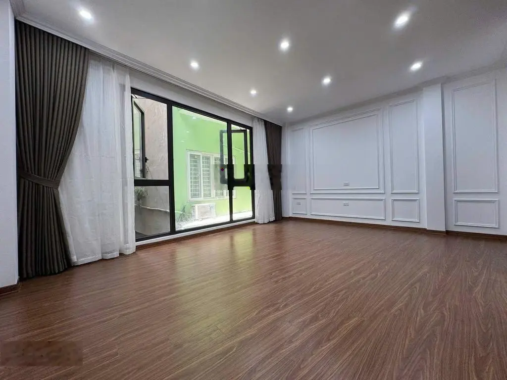 Đồng cổ - tây hồ - gần phố - gần ôtô - nhà đẹp 6 tầng thang máy - vài bước ra hồ