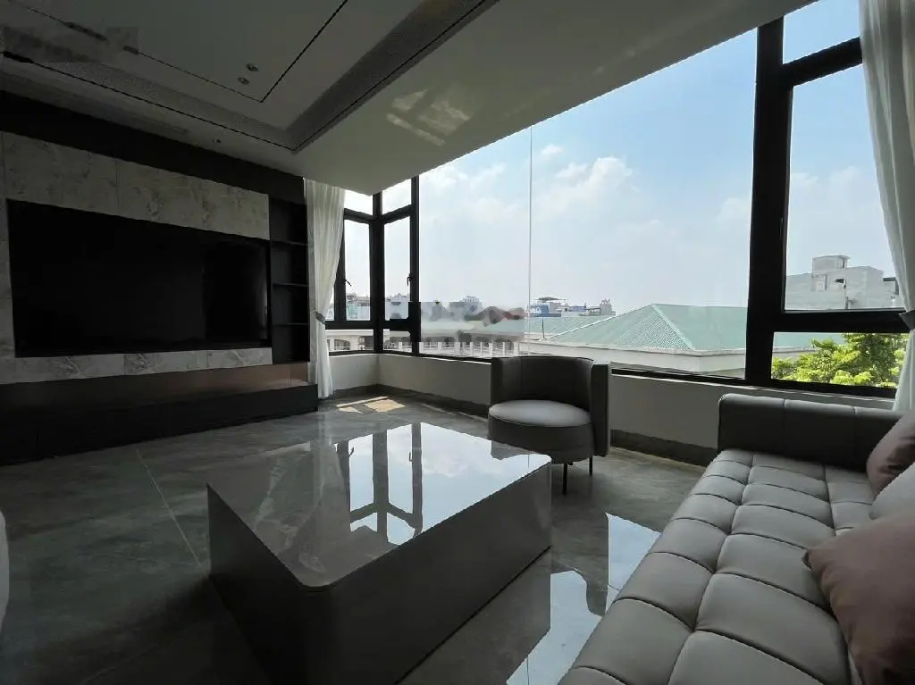 Siêu hiếm - vỉa hè rộng - kinh doanh tốt - 2 gara ô tô - 6 tầng có thang máy - nguyễn văn cừ