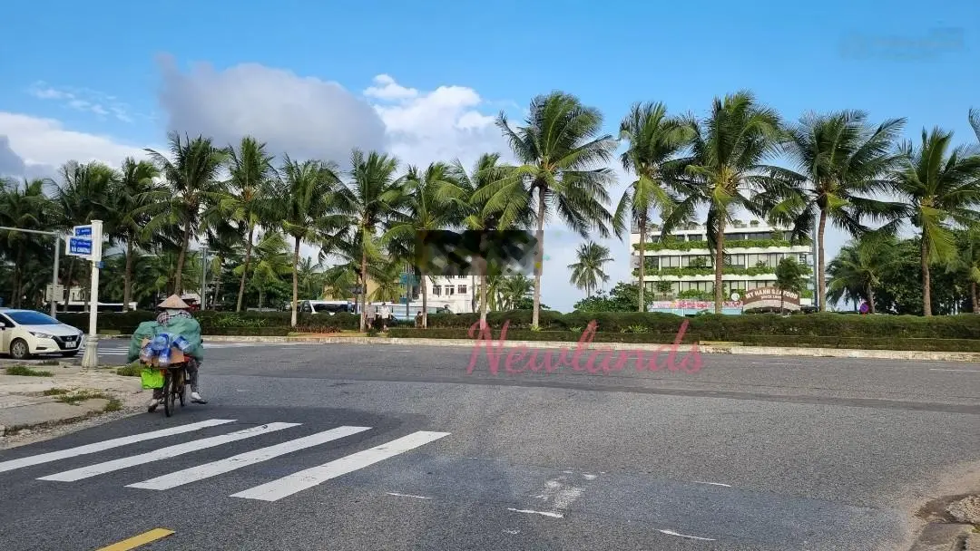 Bán cặp đất đẹp 190m2 (10x19m) - MT đường Hà Chương - gần sát biển Mỹ 100m, đối diện TT thương mại