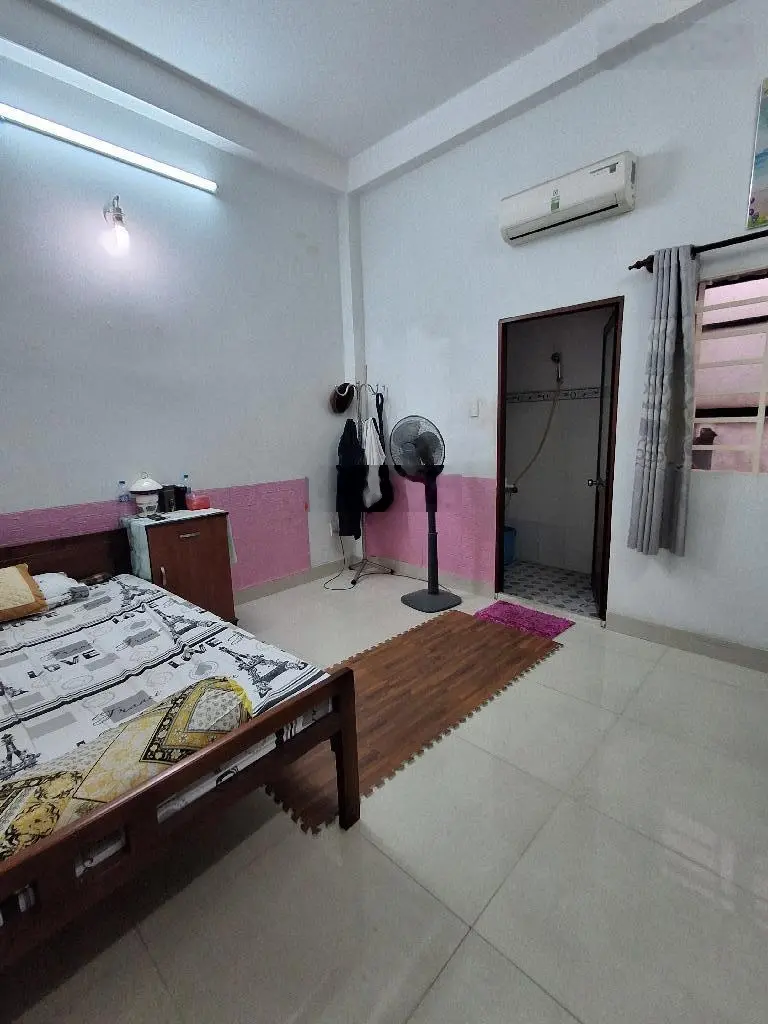 Nhà mặt tiền Huỳnh Thị Đồng, thị trấn Nhà Bè: 3 lầu 4*14m, 8 tỷ, giá chốt: Thương lượng, SHR