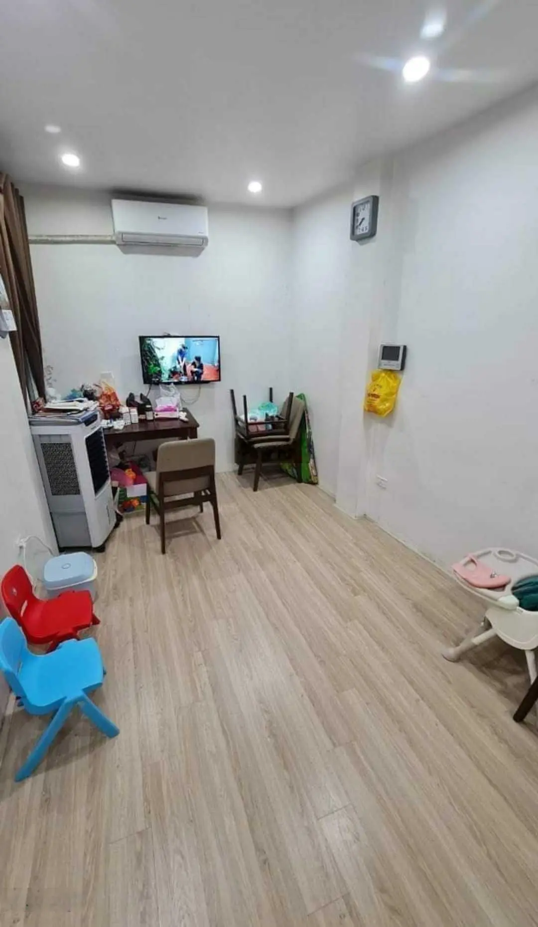 Bán nhà mặt ngõ phố Trịnh Hoài Đức Đống Đa ngay gần sân vận động hàng đáy 25m2 x 5tầng 3PN 3,7tỷ