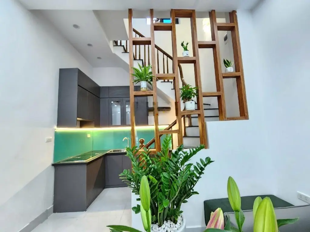 42m2 5 tâng định công thượng nhà vừa xây song con mới vị trí đẹp cách phố định công thượng 150m.,