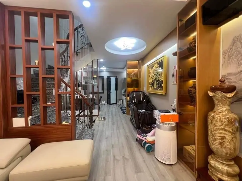 Bán nhà dân xây Bồ đề nhà gần như còn mới nguyên, chủ tự thiết kế