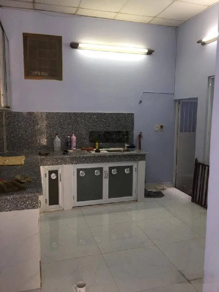 Chỉ cách mặt tiền Nguyễn Duy Trinh 50m - kế trường học - bệnh viện - DT 72m2 giá 5,8 tỷ hẻm rộng