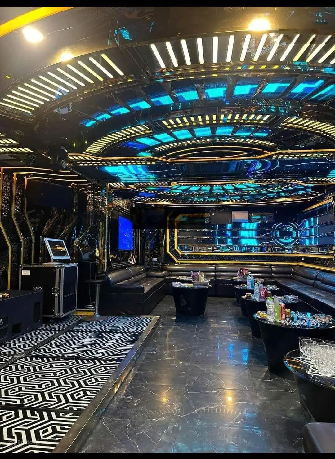 Chính chủ gửi bán nhà căn góc mặt phố Trần Thái Tông diện tích 80m2, 10 tầng, full nội thất