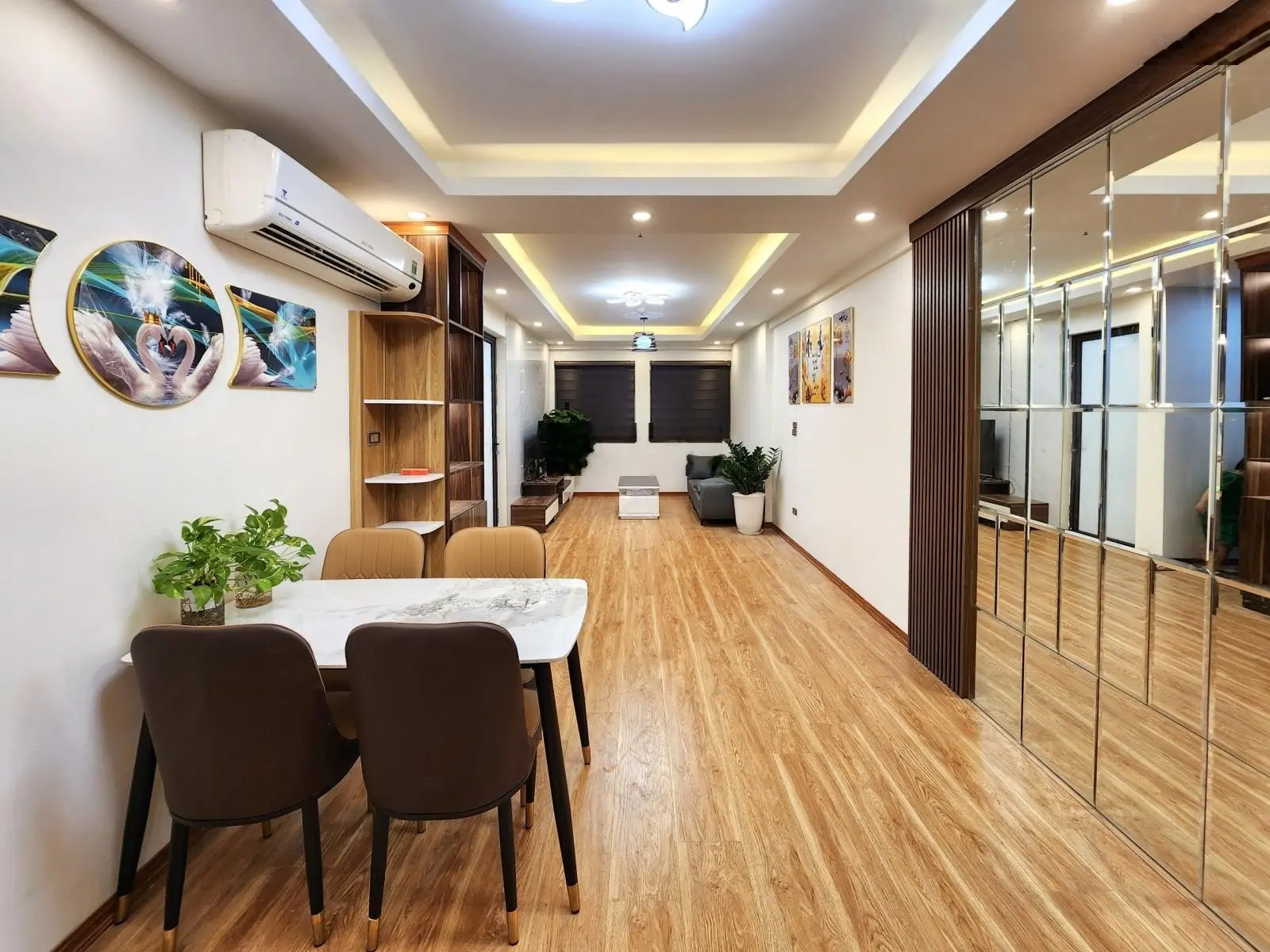 Bán 10 căn chung cư Hoàng Gia đường Hồ Ngọc Lân Kinh Bắc - TP Bắc Ninh giá chỉ hơn 1 tỷ