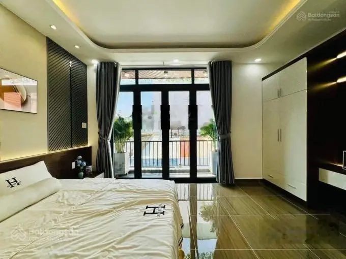 Bán gấp nhà HXH Trần Tuấn Khải - P5 - Quận 5. DT 68m2, sổ riêng, cho thuê 17triệu/th
