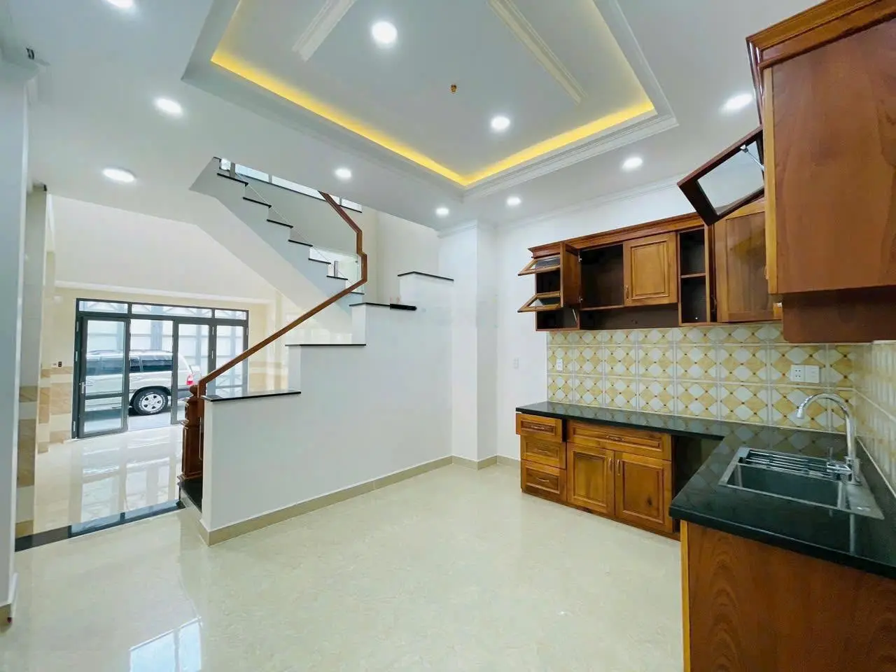 Giảm 1tỷ cần bán nhanh Nhà Phố 3 lầu (SHR ô tô 7 chỗ vào nhà) trục Quốc Lộ 13 - Ngã 4 Bình Triệu