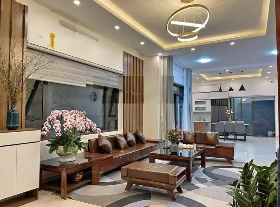 Bán nhà DT 40m2 x 5 tầng thang máy, ô tô đỗ cửa, ngõ thông kinh doanh