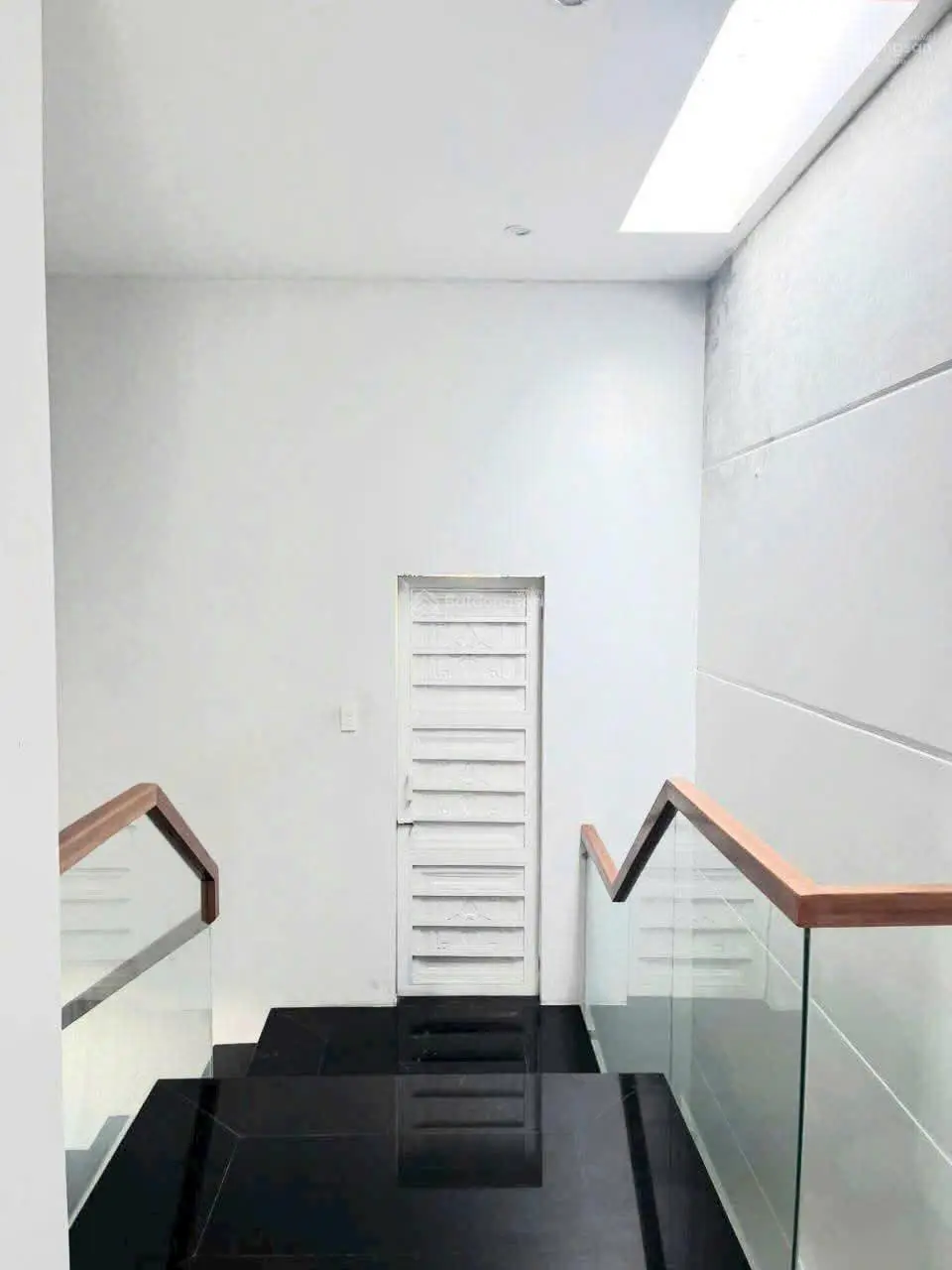 Bán nhà đẹp 3,5 tầng sát biển đường 5m5 khu phố Tây An Thượng, gần Hoàng Kế Viêm, Ngũ Hành Sơn