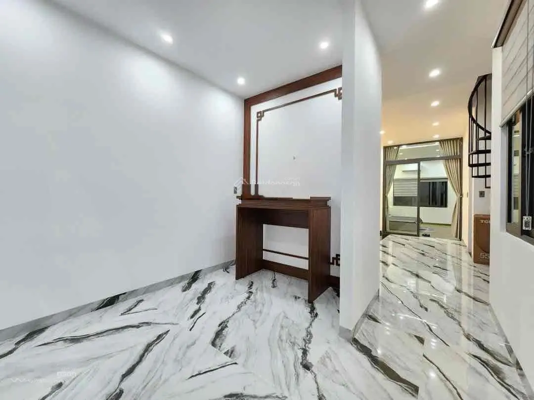 Ngân hàng thanh lý nhà siêu đẹp ngay trục đường Hoàng Thị Loan cách bãi tắm Nguyễn Tất Thành 500m