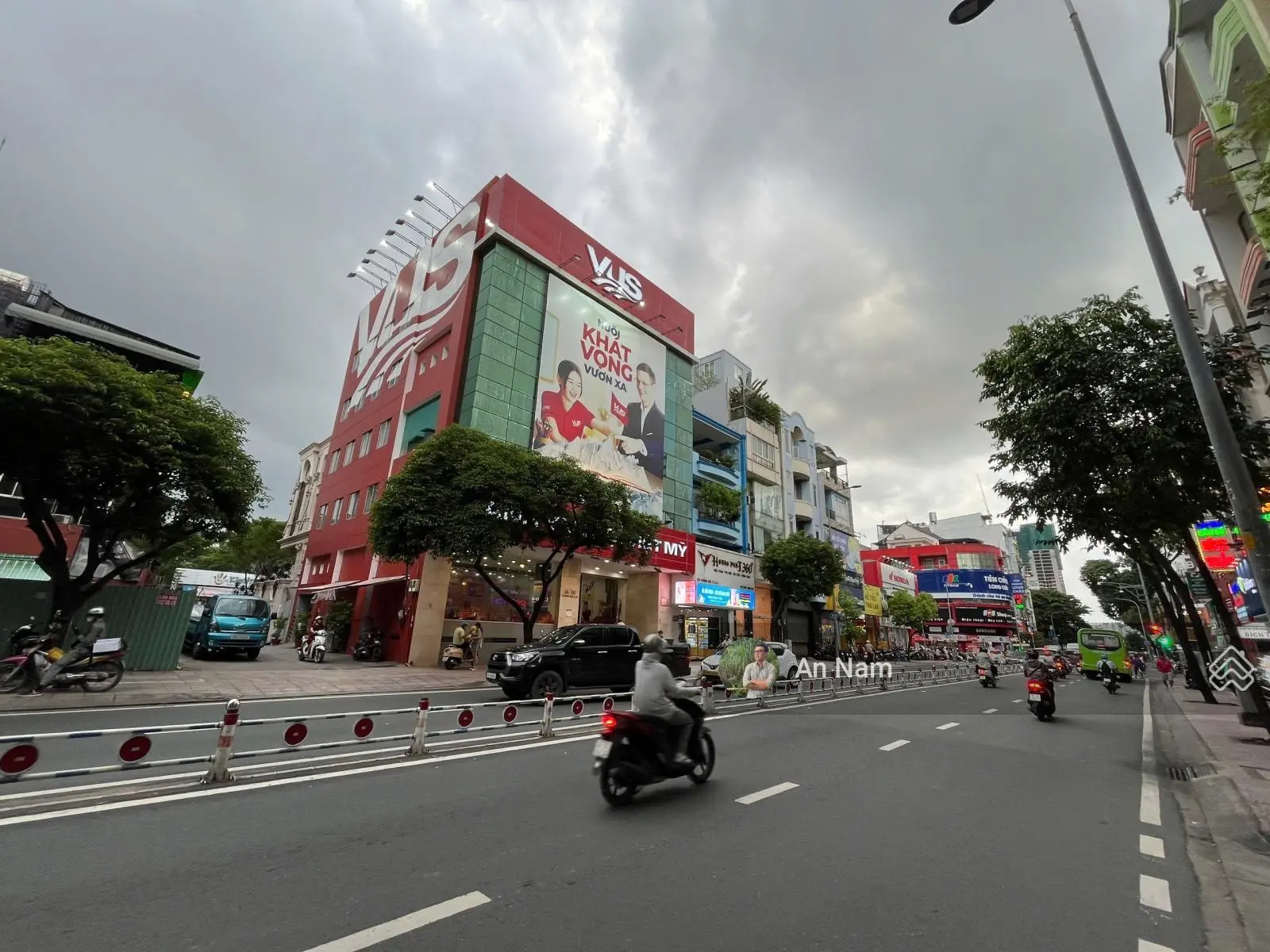 Bán gấp tòa nhà siêu hiếm Lê Văn Sỹ: (10x17m) 7 tầng HĐT: 330tr/th, giá giảm sâu 80 tỷ còn 55 tỷ