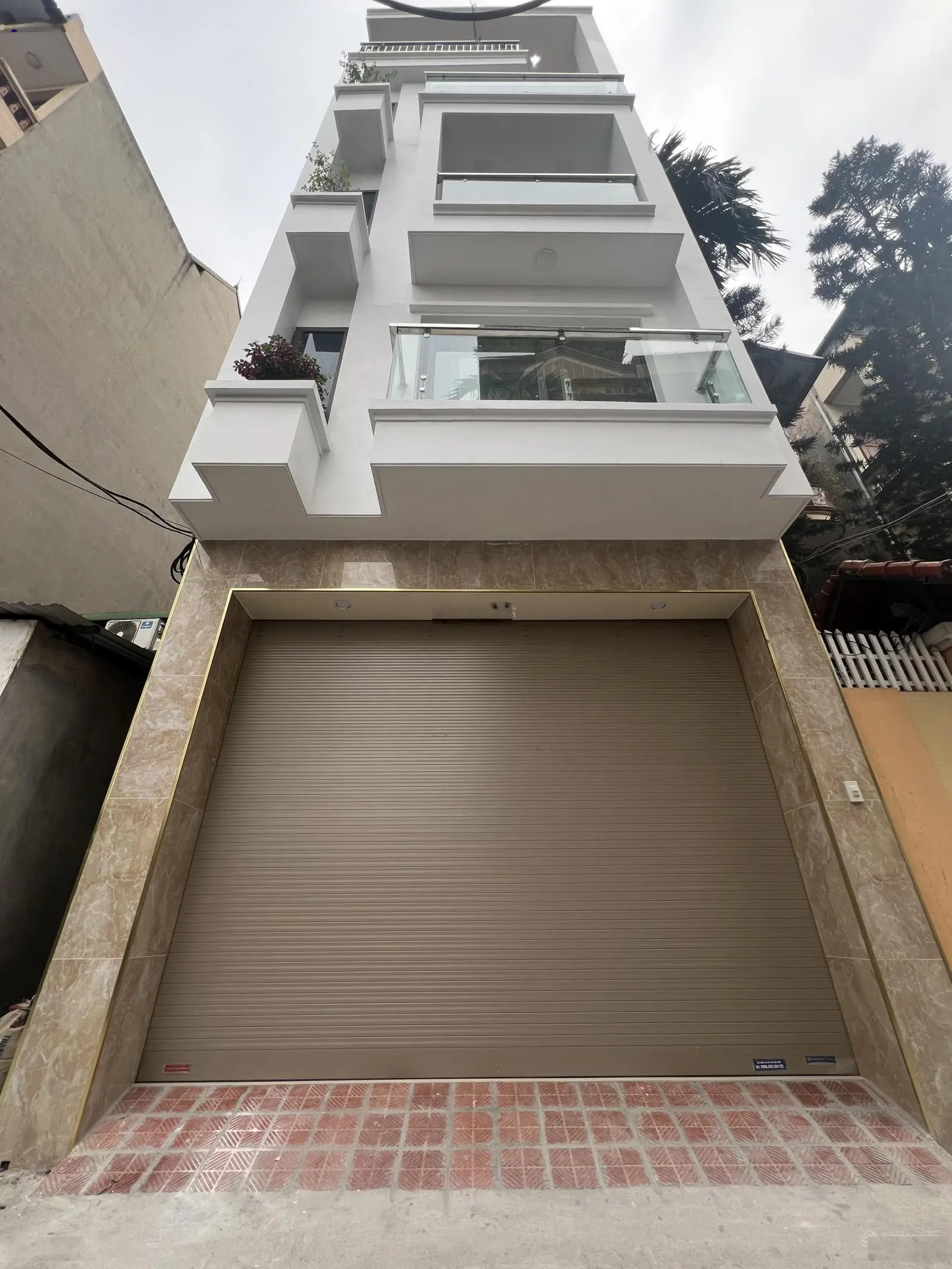 Bán nhà Tư Đình, Long Biên 70m2 5T 16.5 tỷ. Phân lô a38 quân đội, gara, thang máy, oto tránh