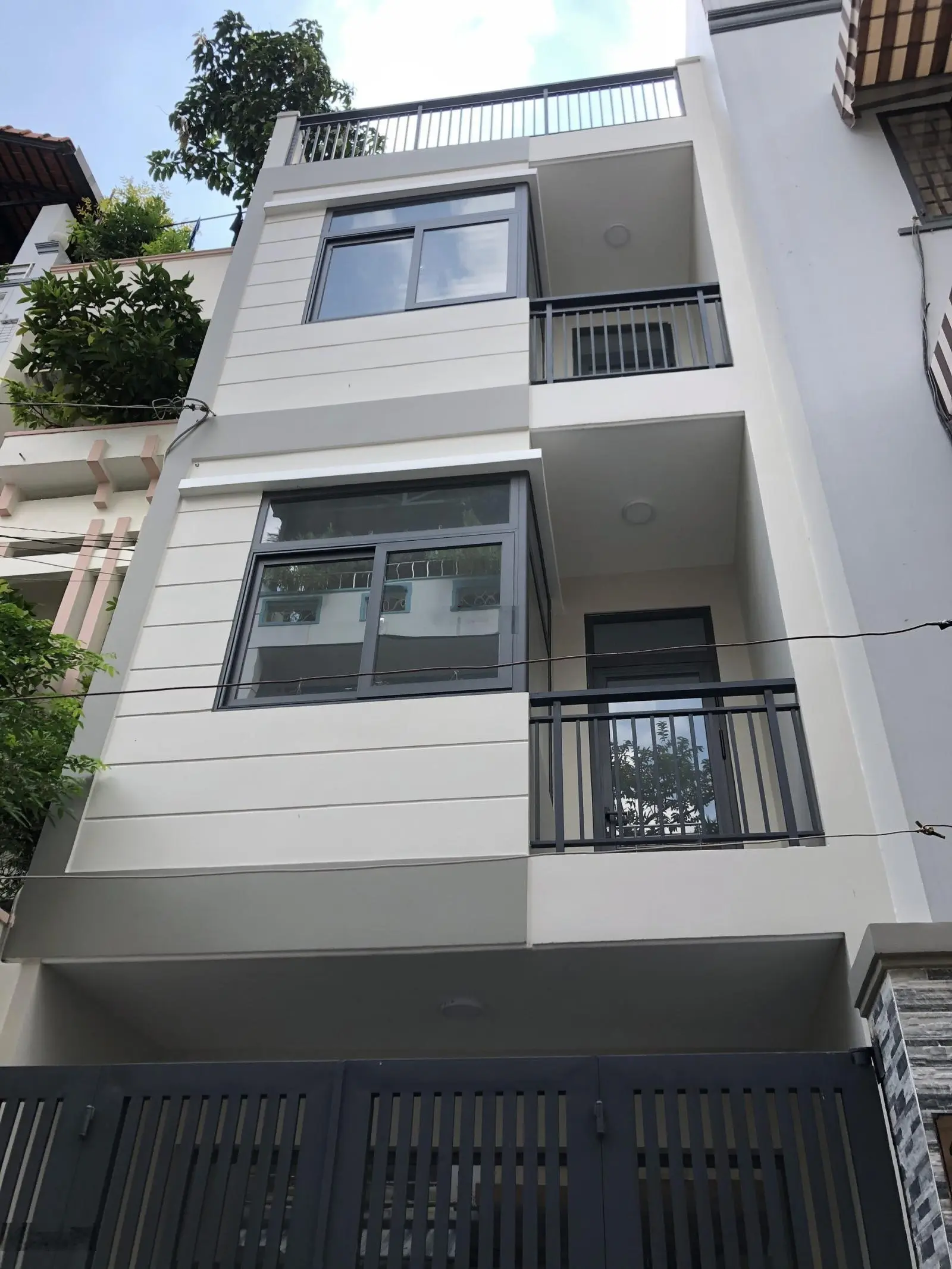 Duy nhất mặt tiền k300 nguyễn minh hoàng dt 5x20m 3 lầu giá chỉ 18,5t tl