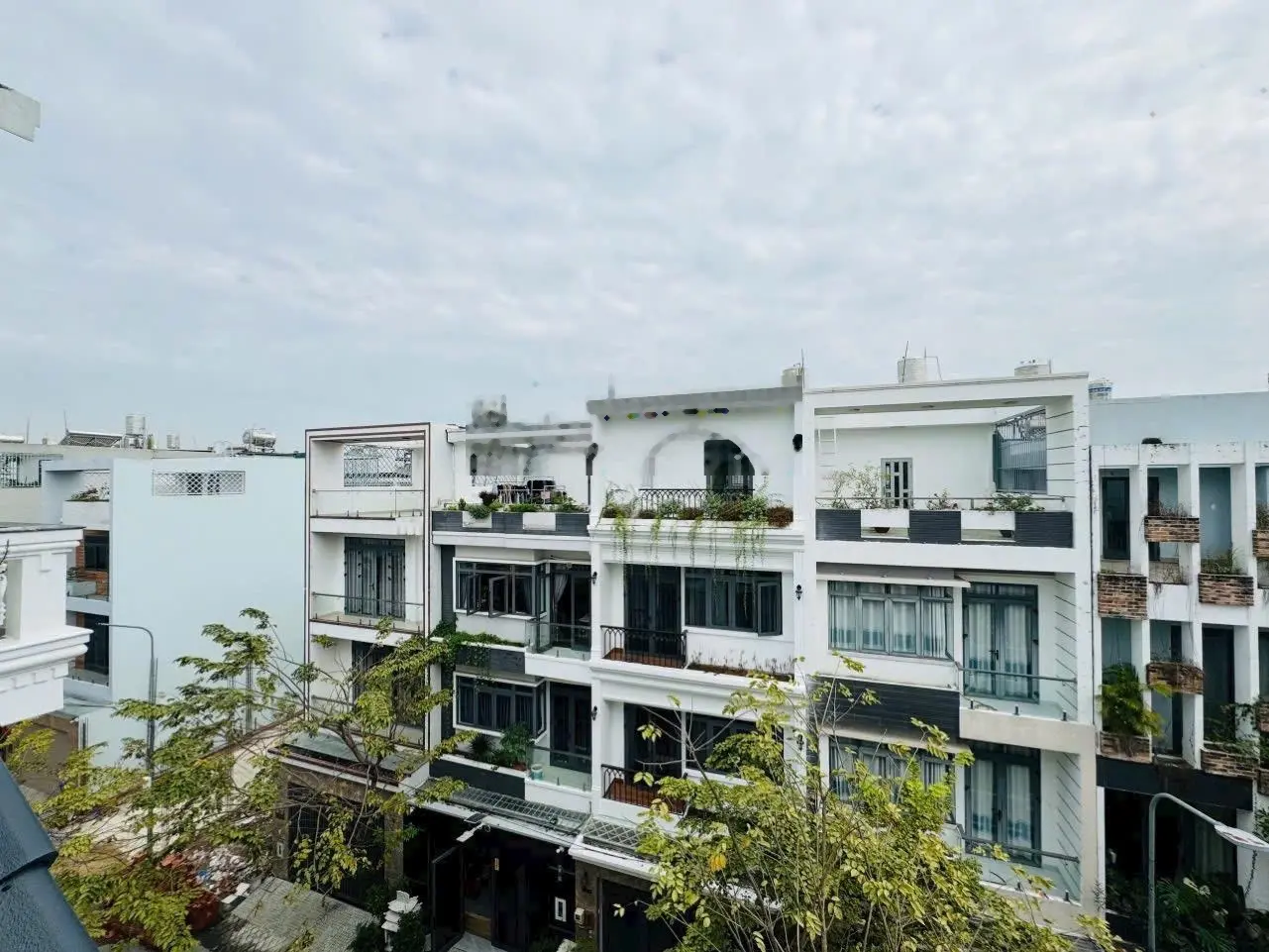Bán nhà tân cổ điển-khu dân cư huỳnh tấn phát