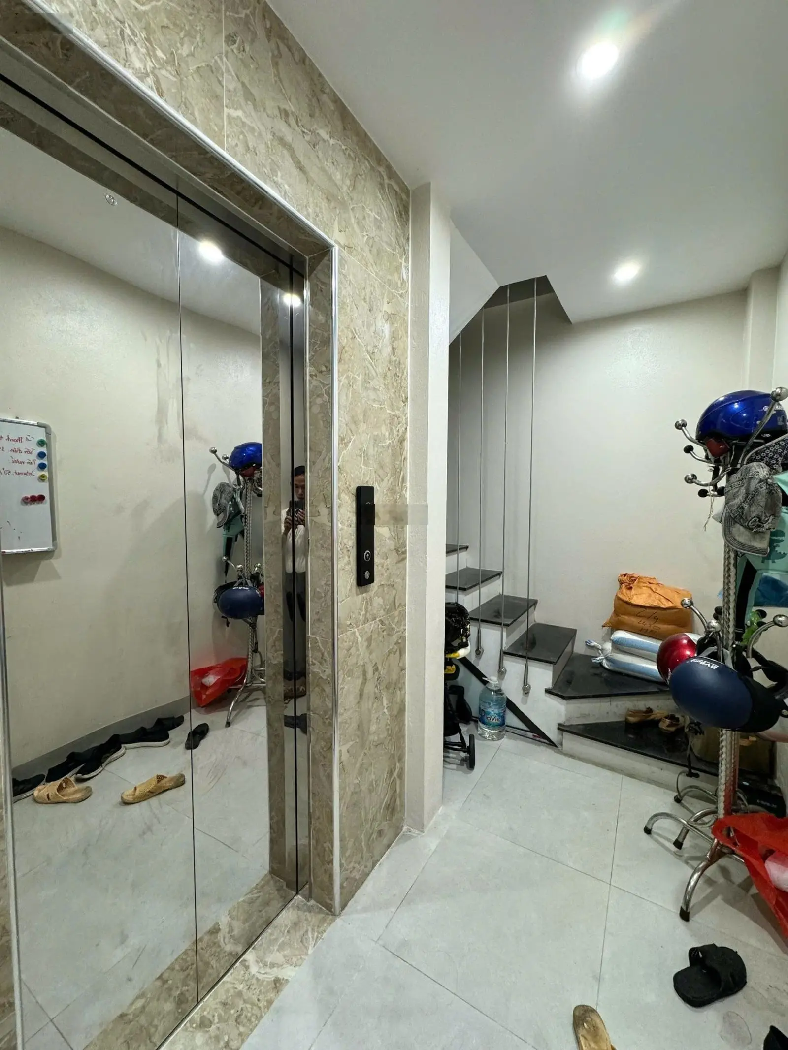 Nhà đẹp chủ tự xây tâm huyết - kinh doanh đa dạng - 7 tầng - thang máy - 11,2tỷ