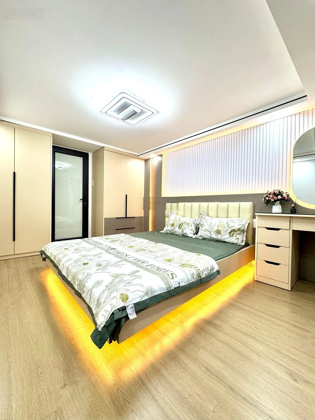 Thành lập công ty thiếu tiền bán nhà Đống Đa 5 tầng 3 ngủ đầy đủ công năng ngõ rộng thông thoáng