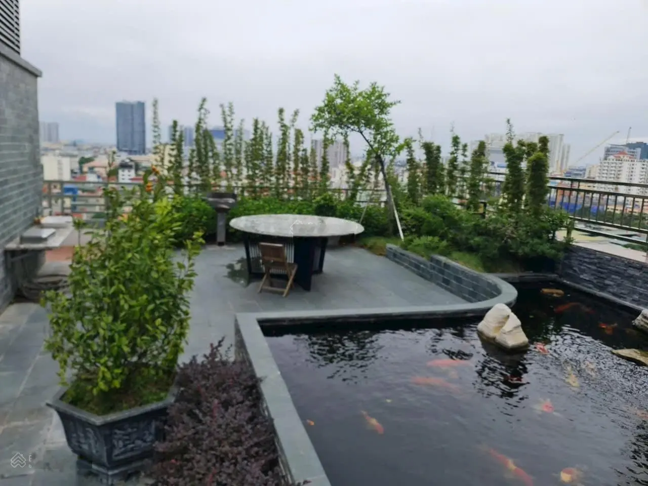 Bán biệt thự KĐT Dịch Vọng, Cầu Giấy, diện tích, 326m, 1 hầm, 4 nổi, lô góc cực thoáng sáng, giá TL