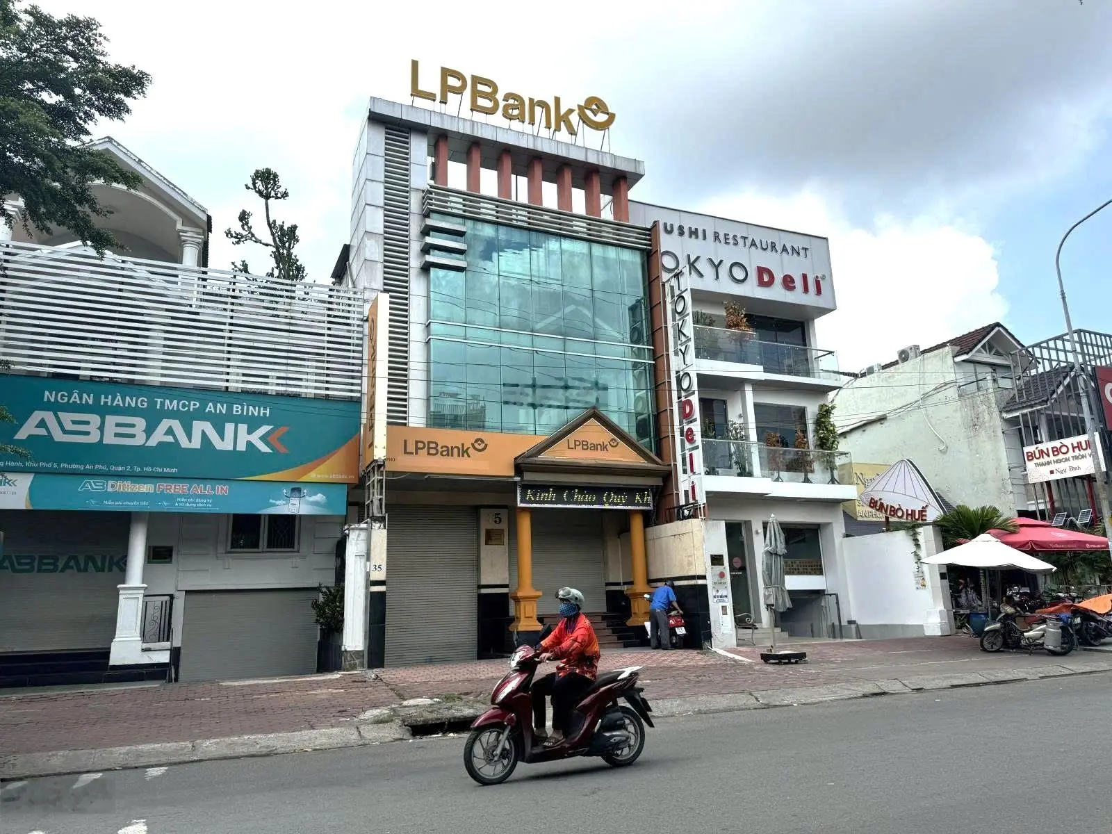 Siêu phẩm góc 2 mặt tiền ngay Song Hành - 13x30m - XD: Hầm 7 tầng - HĐT: 212 tr/th - Giá: 67 tỷ TL