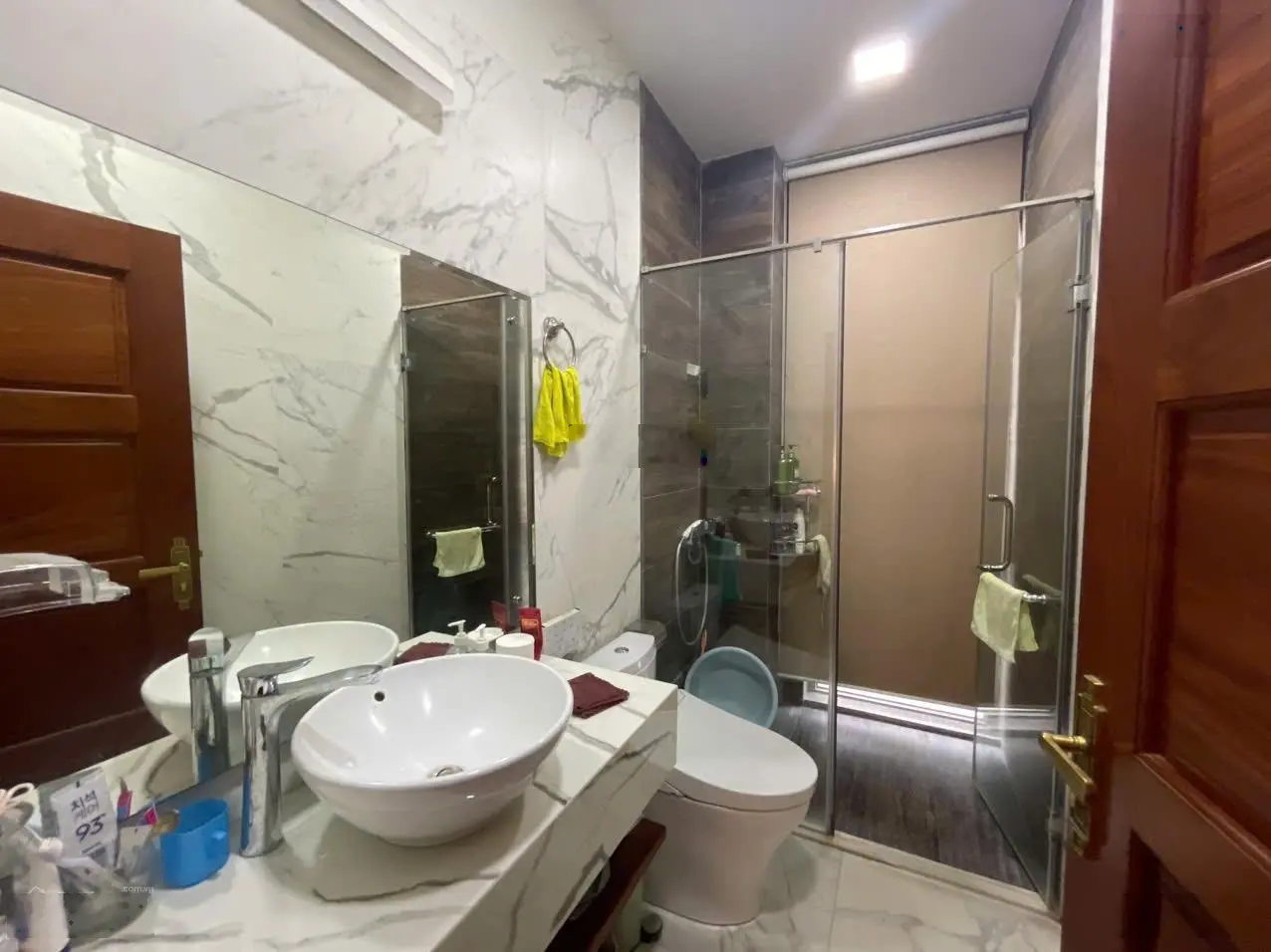 BIỆT THỰ SONG LẬP 186m2 BÊN HỒ 12HA, CẠNH VƯỜN HOA LỚN. HOÀN THIỆN ĐẸP SẴN ĐƯỜNG CHỜ LẮP THANG MÁY.