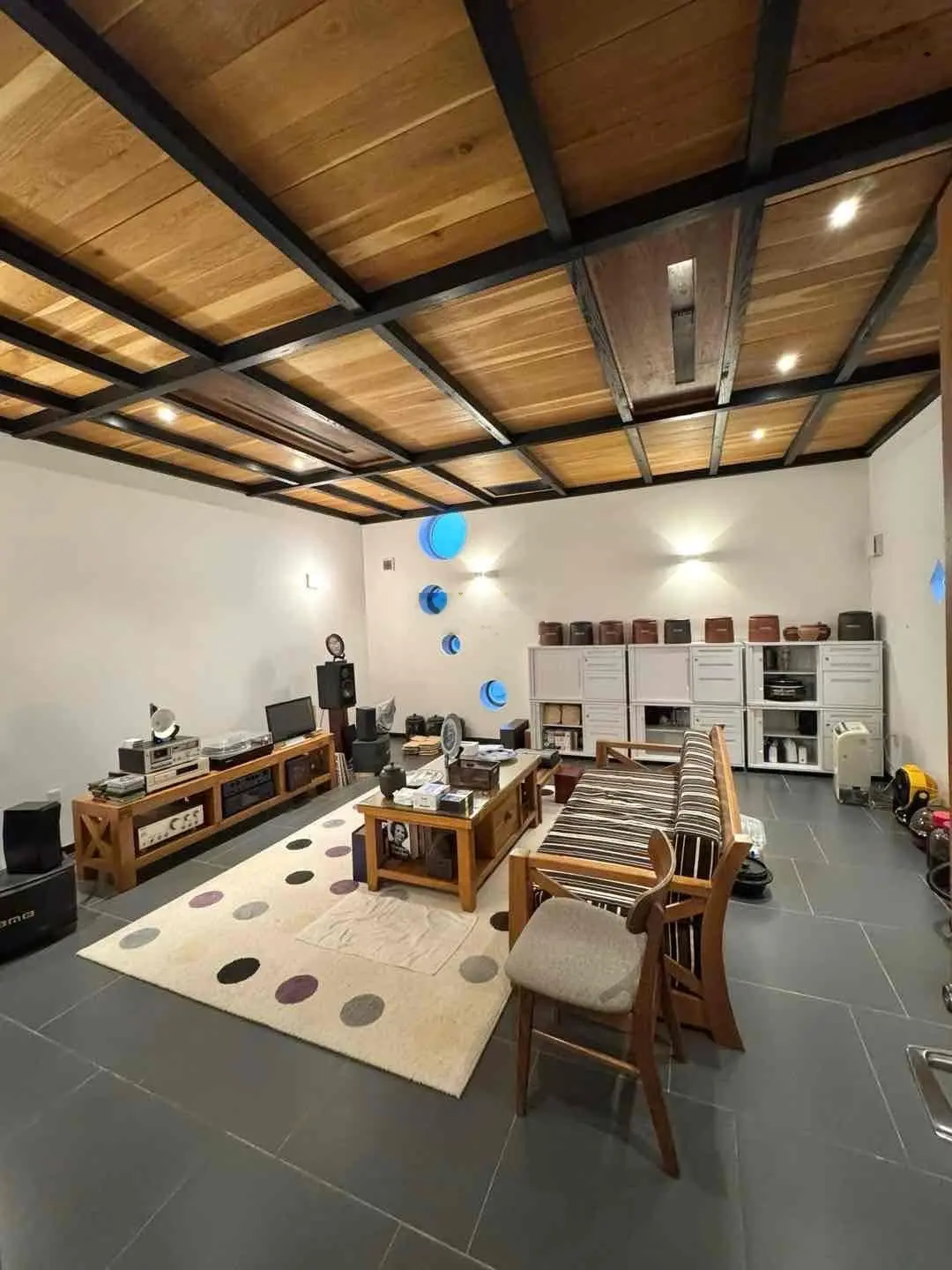 Bán Biệt thự lô góc 800m2- đối diện trường quốc tế Singapore- Ven sông Cổ Cò. Hồ bơi