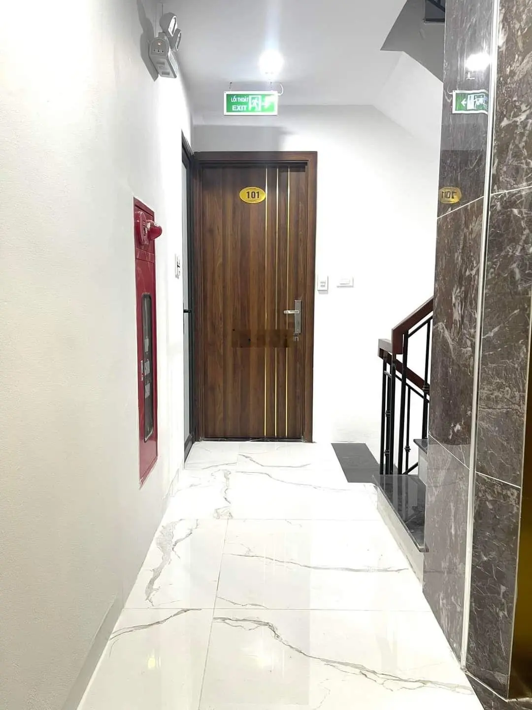 Bán Gấp nhà Nguyễn Hoàng 70m2 x 8 tầng mặt tiền 5 m ô tô tránh 11 phòng khép kín full nội thất