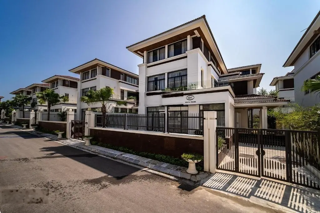 Bán biệt thự đồi FLC Hạ Long giá chỉ từ 11 Tỷ, nhận nhà ngay. Qũy căn đẹp, hiếm nhất thị trường!