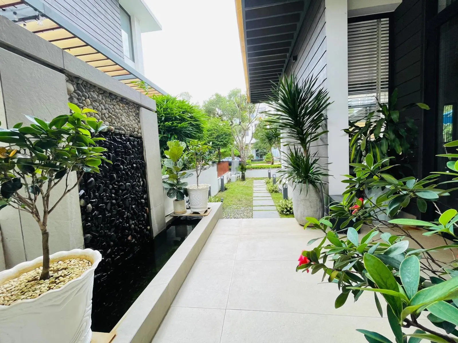 Bán biệt thự Lucasta Villa - full nội thất đẹp