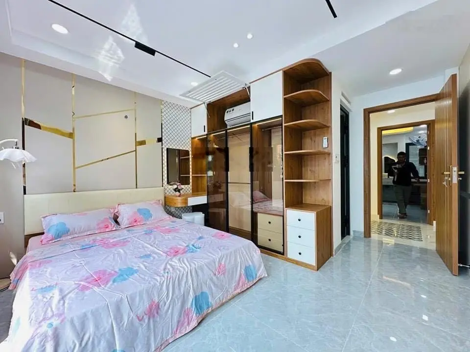 Bán lỗ 500 tr gấp căn nhà hẻm xe hơi Trương Quyền, Phường 6, Quận 3. Giá chỉ 4,9 tỷ 0906 806 *** Ngân