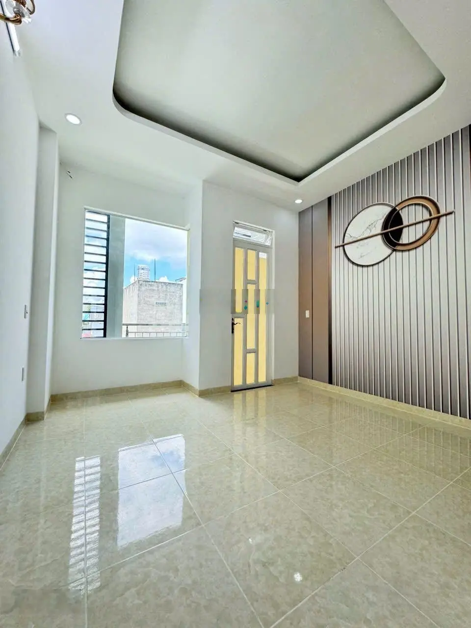 Bán nhà: Trệt + 2 lầu, DT( 4m x 12m), hẻm 5m đường Hương Lộ 2, Bình Tân