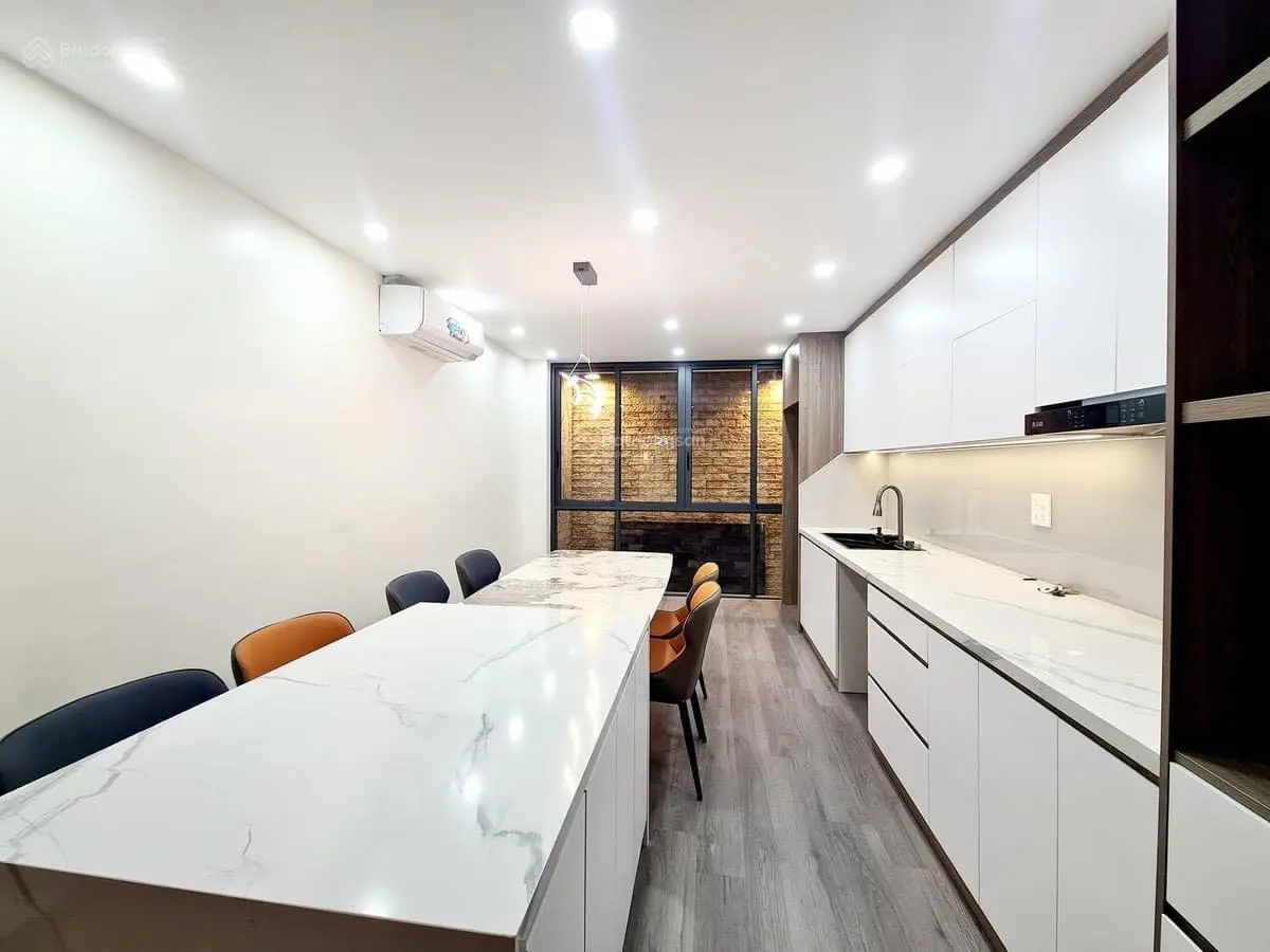Bán nhà Thái thịnh - Đống Đa khu trung tâm sầm uất ô tô đỗ cửa 58m2 5 tầng 4m mặt tiền 10 tỷ có TL