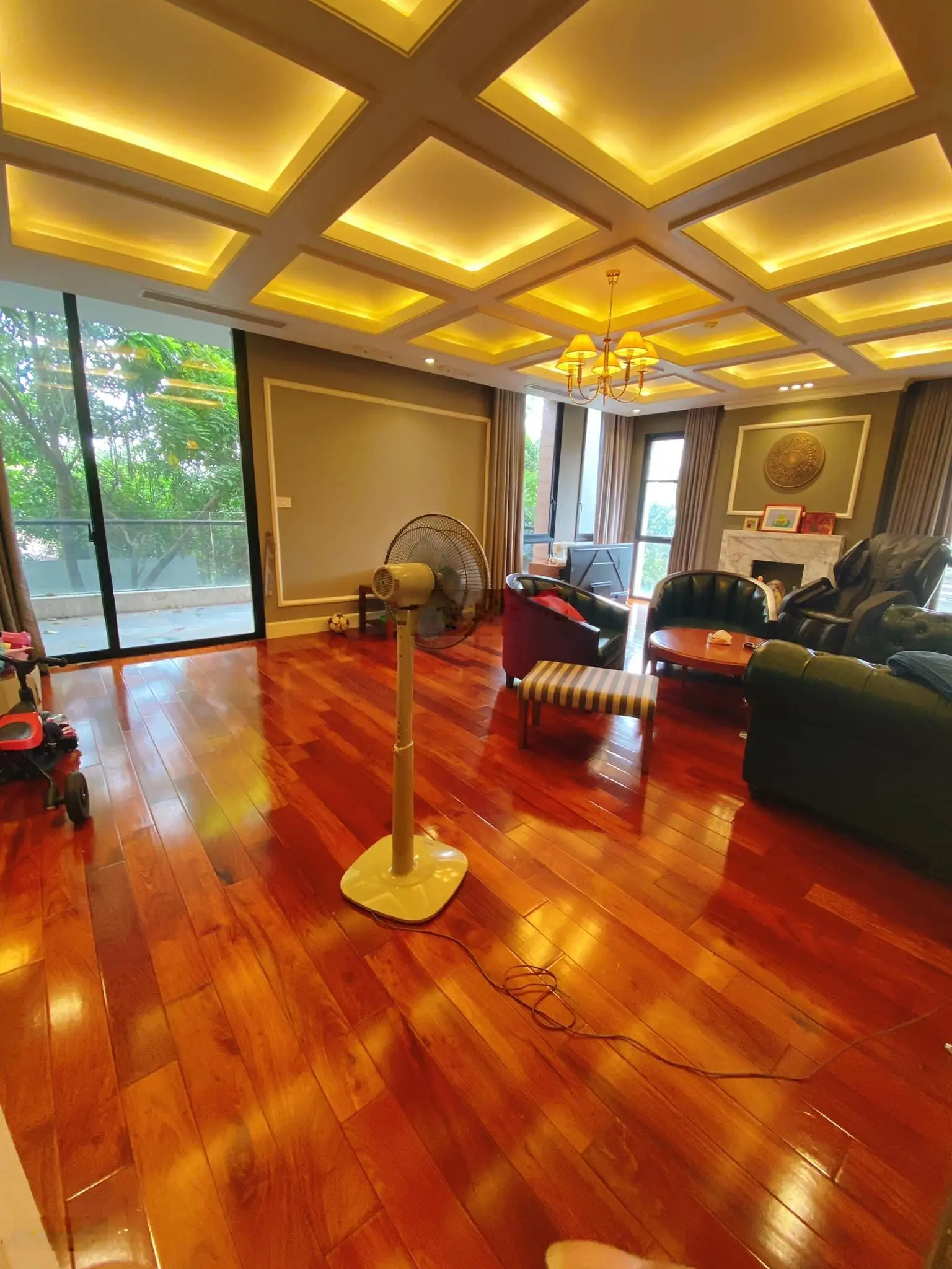Bán nhà mặt phố, thang máy, vỉa hè rộng Lạc Long Quân, Tây Hồ 62m 7 tầng MT 5m 24.5 tỷ