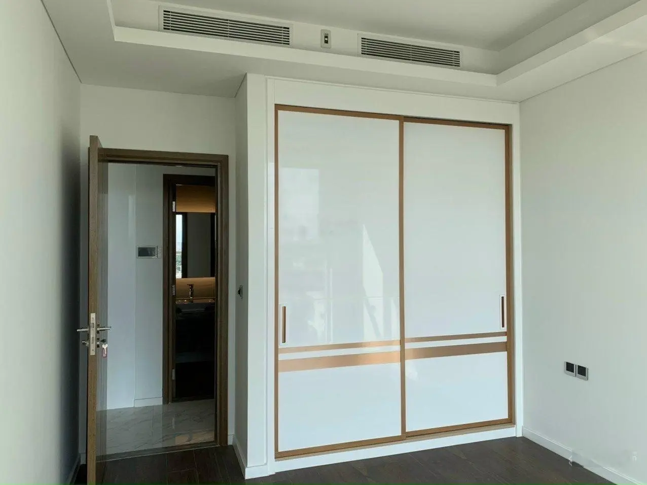 Bán căn hộ sarica sala, giá chỉ 13.9ty. lh 0916 842 ***