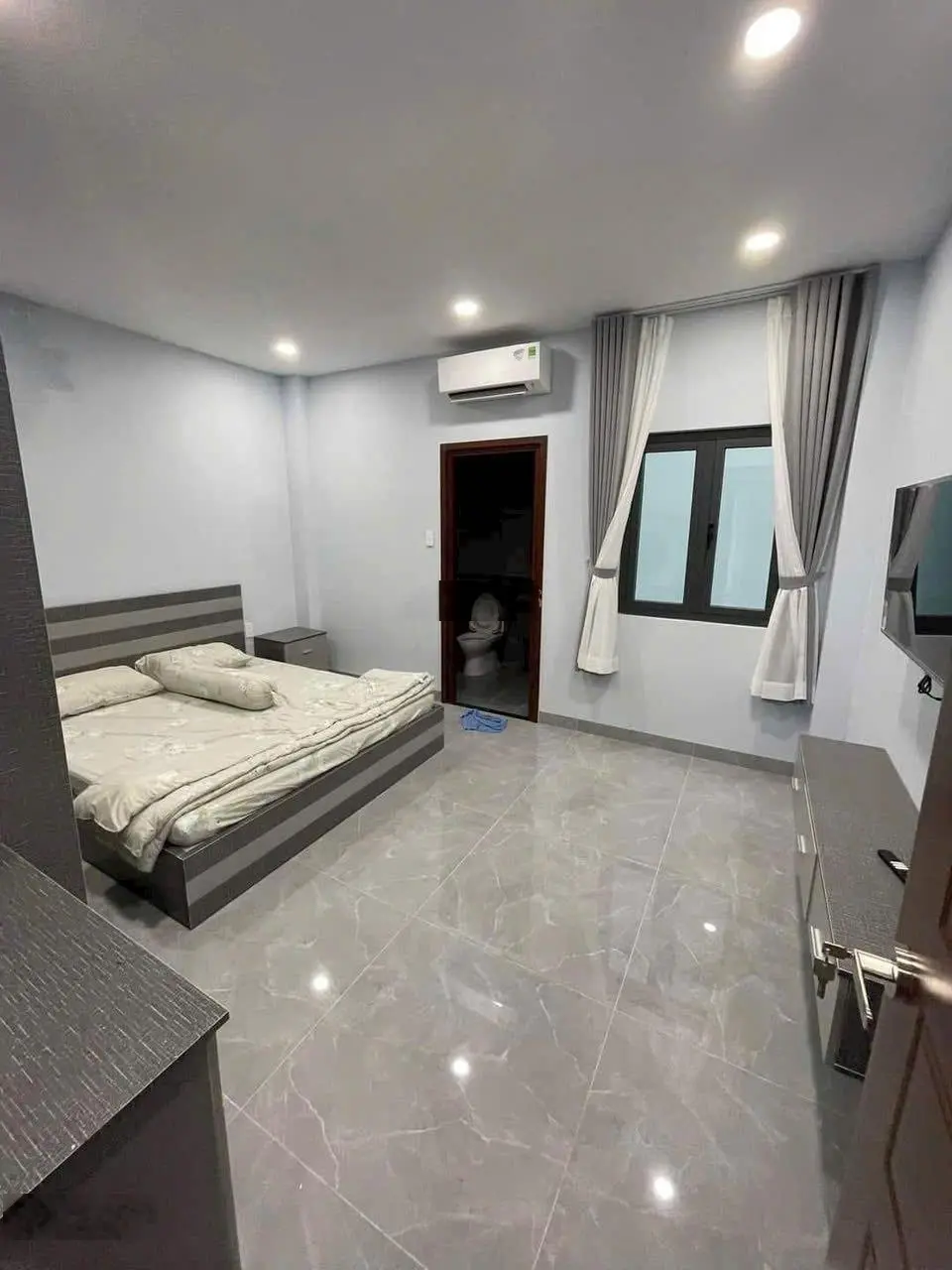 Kiếm đâu ra! Nhà trung tâm Lê Thị Bạch Cát, P11, Quận 11, Giá bán 4,2 tỷ/ 64m2 . 1 trệt 2 lầu. SHR