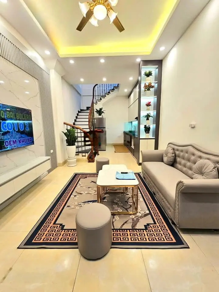 Hót. chính chủ bán gấp nhà đẹp đường phạm văn đồng, cầu giấy