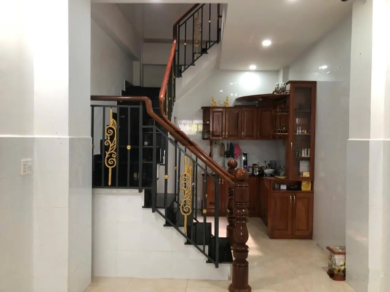 Bán nhà Quận 8, gần bến xe, Tạ Quang Bửu, 3 tầng, ~41m2, nhỉnh 6 tỷ, rẻ đẹp, ở liền, SHR